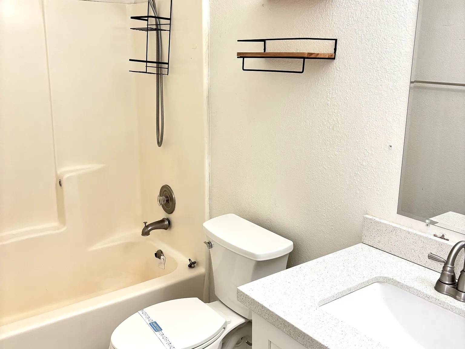 2 bed, 950 sqft, $1,450 — Photo 4