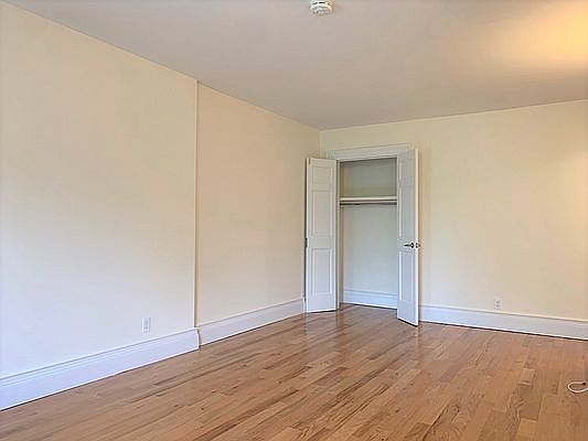 2nd image of 439 W 47th St APT 4a