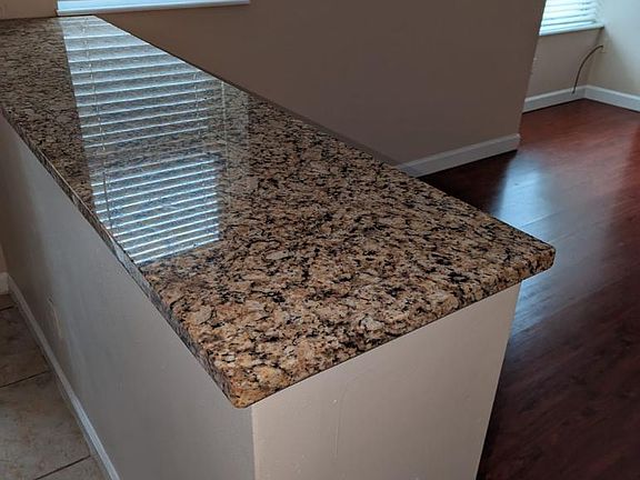 5th image of 5574 Pershing Ave APT 12