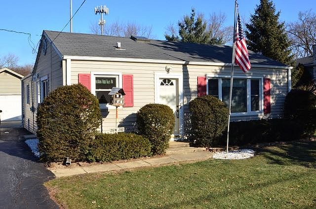 1st image of 26W240 Parkway Dr
