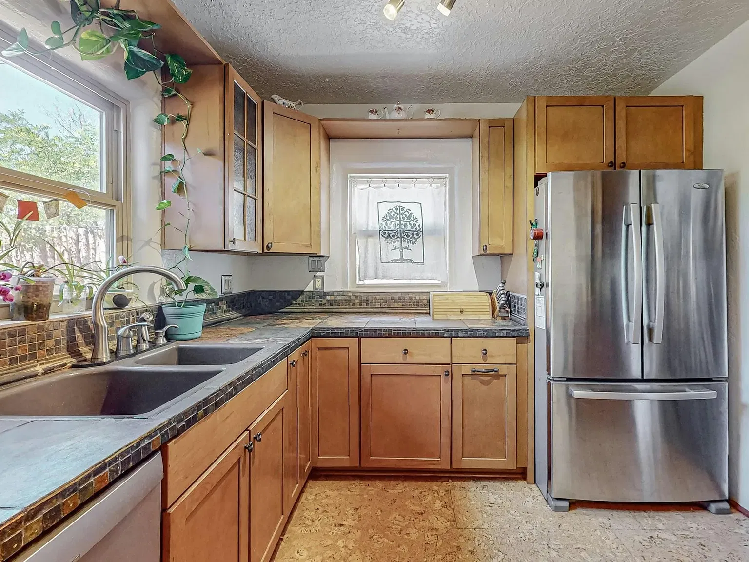 2 bed, 1102 sqft, $1,800 — Photo 2