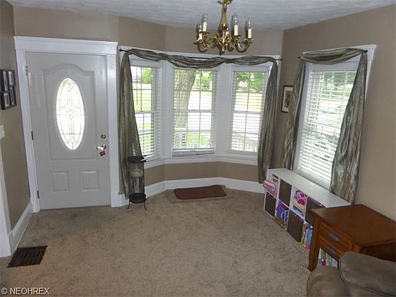 4th image of 315 E Friendship St