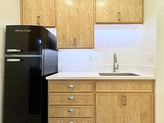 5th image of 40 Alamitos Ave #11589942