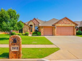 2613 SE 39th St, Moore, OK 73160