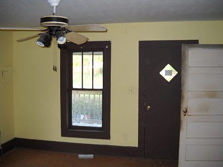 3rd image of 432 16th Ave S