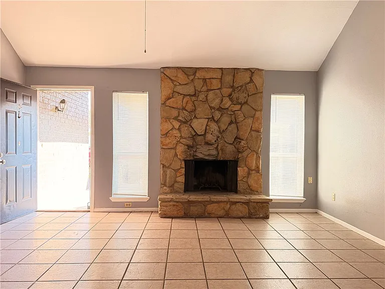 11618 Agua Dulce Creek Dr #B — Photo 3