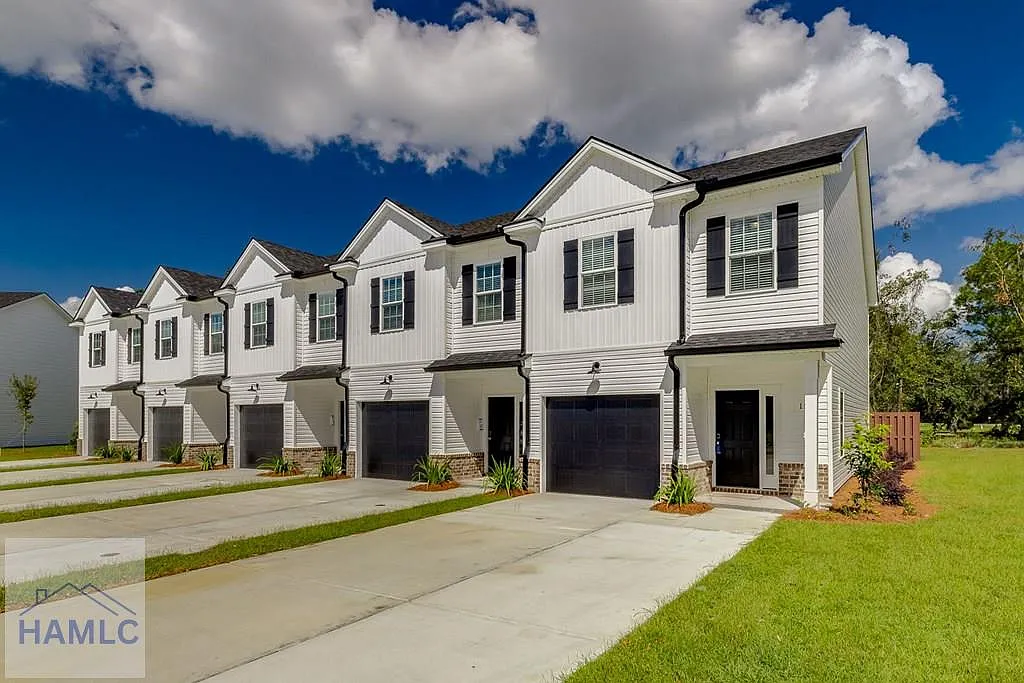 3 bed, 2.5 bath, 1444 sqft, $2,050 — Photo 2