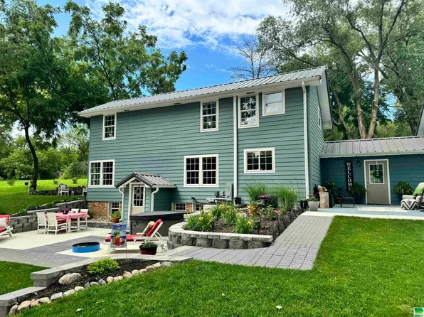 32083 242nd St, Onawa, IA 51040