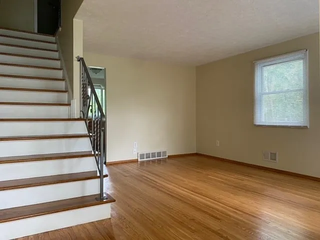 85 Underwood Ave — Photo 11