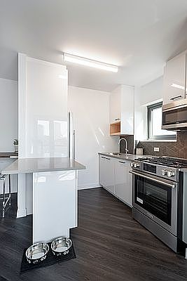 5th image of 250 E Houston St APT 8C