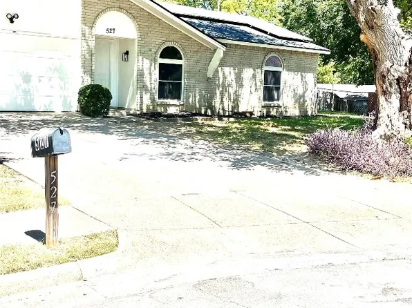 527 Shelly Ct, Duncanville, TX 75137