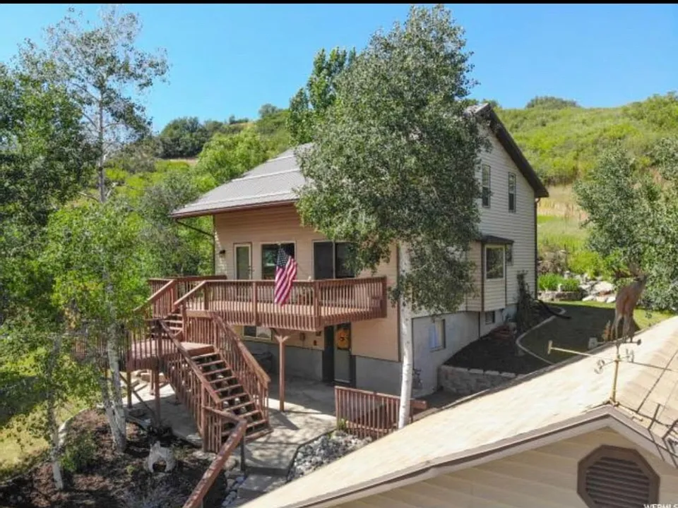 5834 W Poll Dr