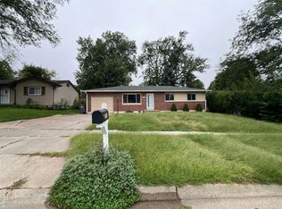 251 E Cherrywood Dr, Lincoln, NE 68510