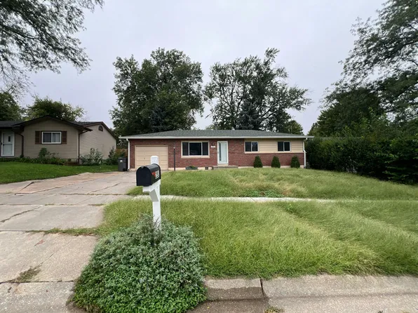 251 E Cherrywood Dr, Lincoln, NE 68510