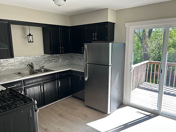3rd image of 3516-3518 Kenowa Ave SW