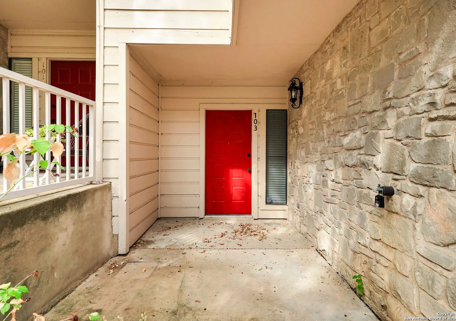 829 W Bitters Rd — Photo 3