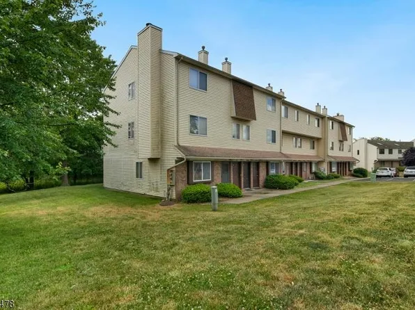 705 Orchard Meadows Dr, Union, NJ 07083