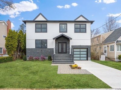 132 Roselle Street, Mineola, NY, 11501
