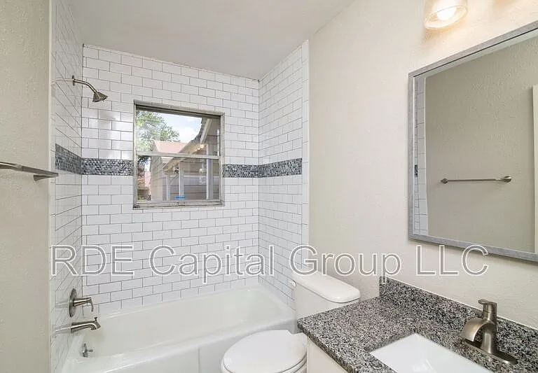 2726 Starcrest Ln — Photo 14