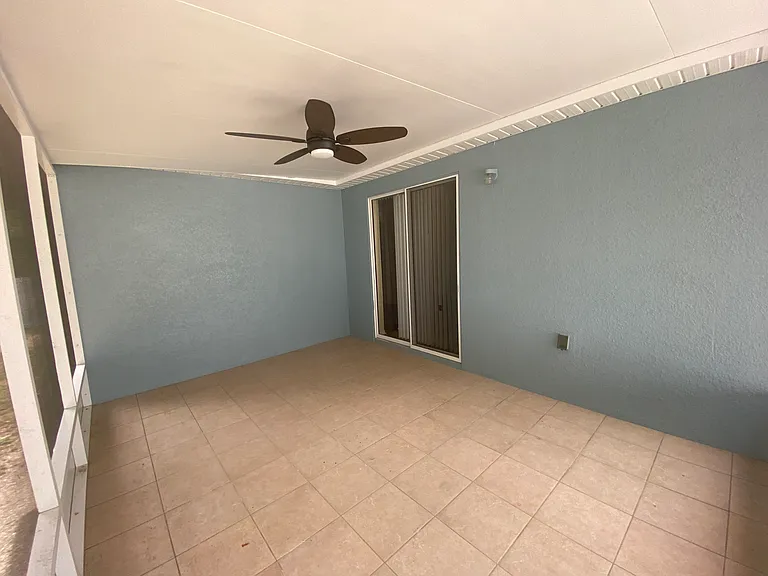 302 Bluff Pass Dr — Photo 17