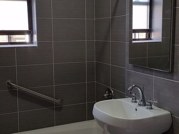 5th image of 31-22 34th St #3EE