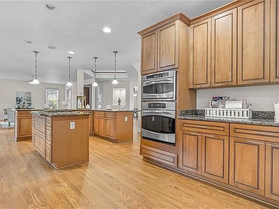 5th image of 1377 Hawaiian Dr #A