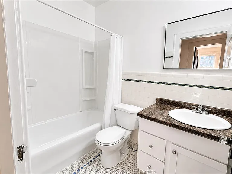 1009 Niagara St #4 — Photo 9