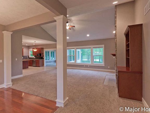 5th image of 7576 Whistlewood Dr SW