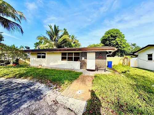 1160 NW 77th Way Photo 1