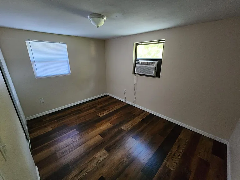 12028 Grovewood Ave #A — Photo 9