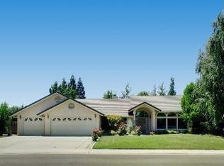 9214 Rancho Dr, Elk Grove, CA 95624