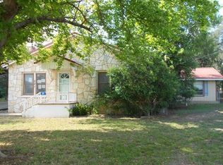 221 1st St, Ingram, TX 78025