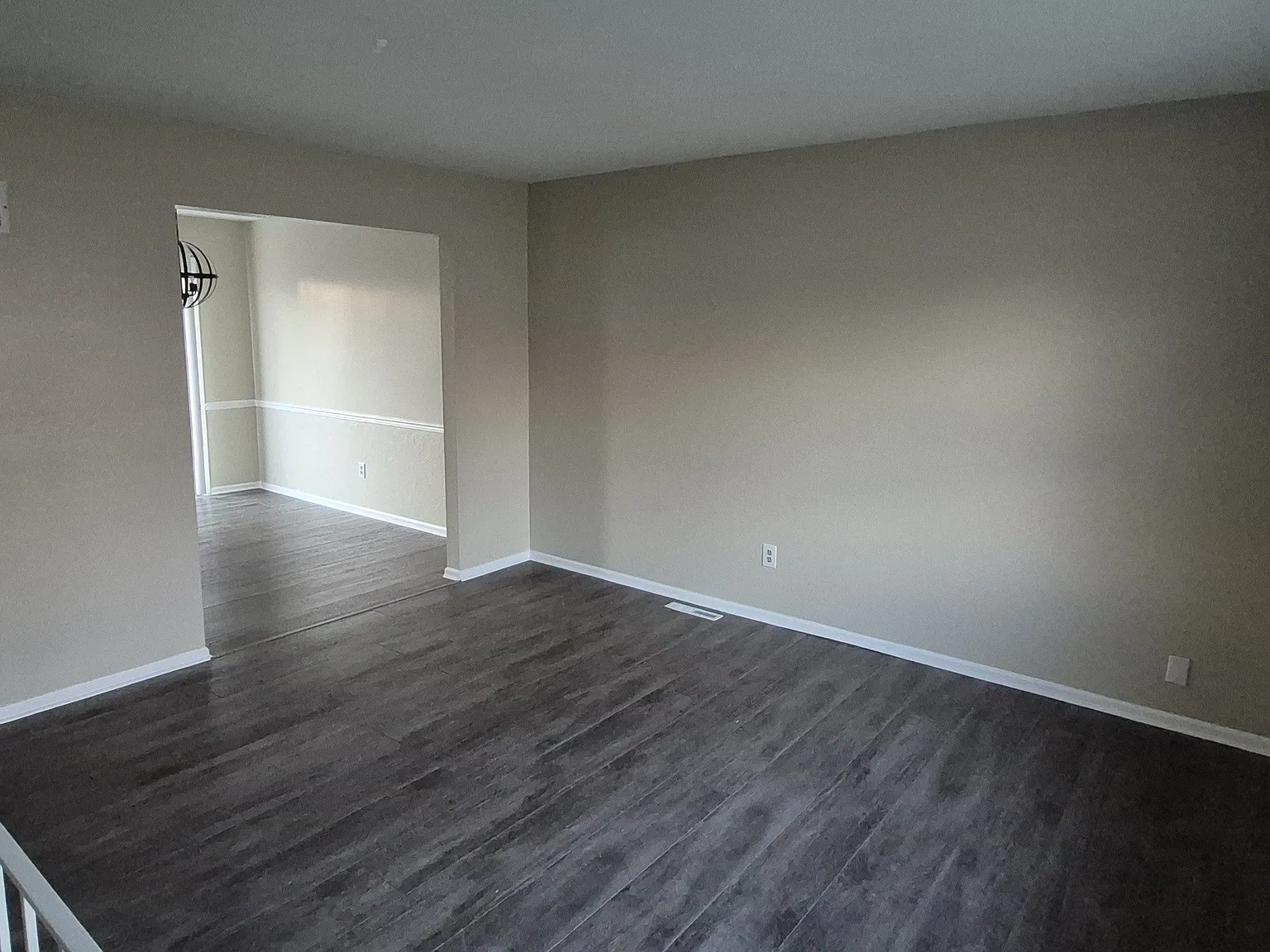 3 bed, 1360 sqft, $1,875 — Photo 2