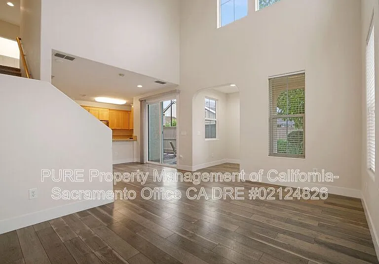 11091 International Dr — Photo 5
