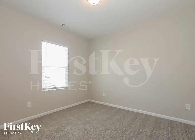 1193 Hudson Ct — Photo 10