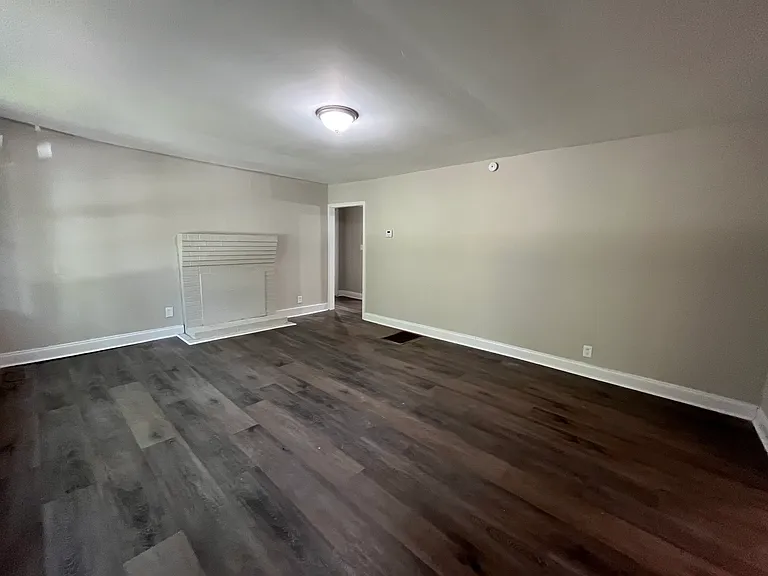 3905 Robinson Rd — Photo 8