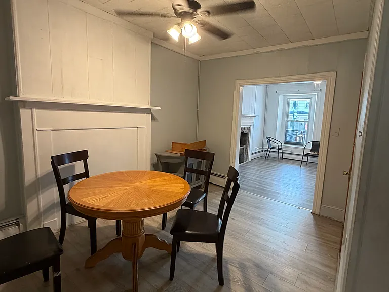 319 S 2nd St — Photo 5