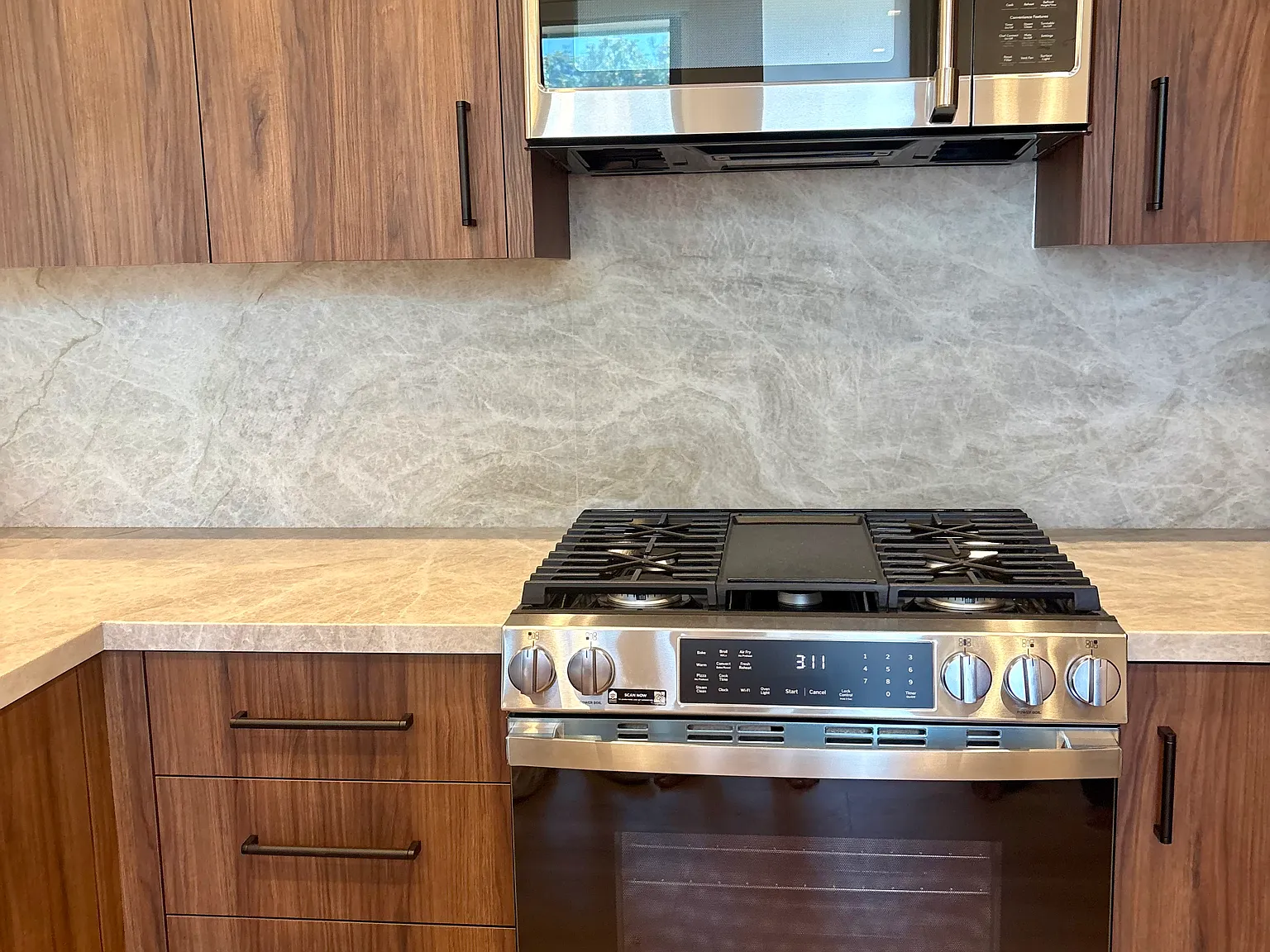 2 bed, 810 sqft, $6,000 — Photo 4
