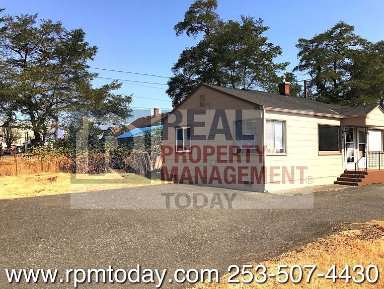 1st image of 8420 1/2 S Tacoma Way APT 3