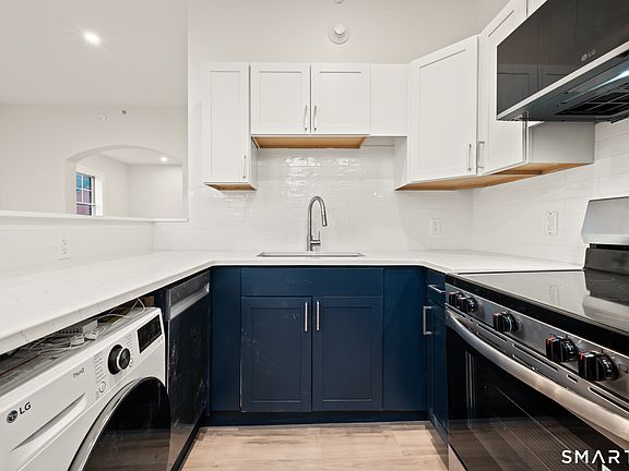 4th image of 542 Main St #3A