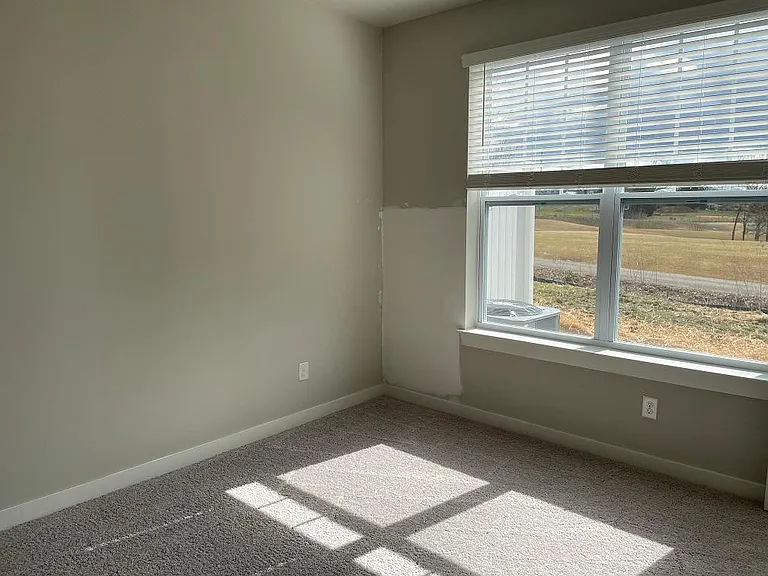 385 Casper Dr — Photo 7