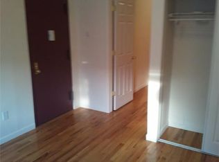 3273 48th St APT 1R, Astoria, NY 11103