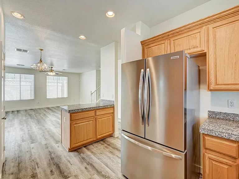 6182 Tillman Crest Ave — Photo 8