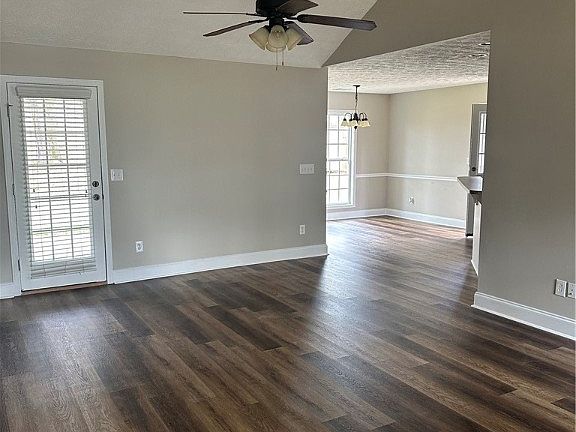 3rd image of 480 Lee Road 2087