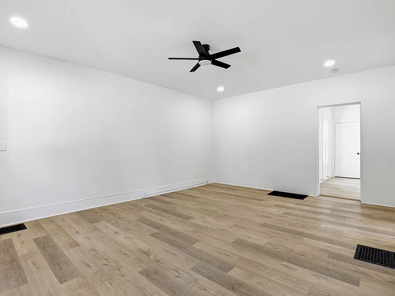 840 Jackson St — Photo 15