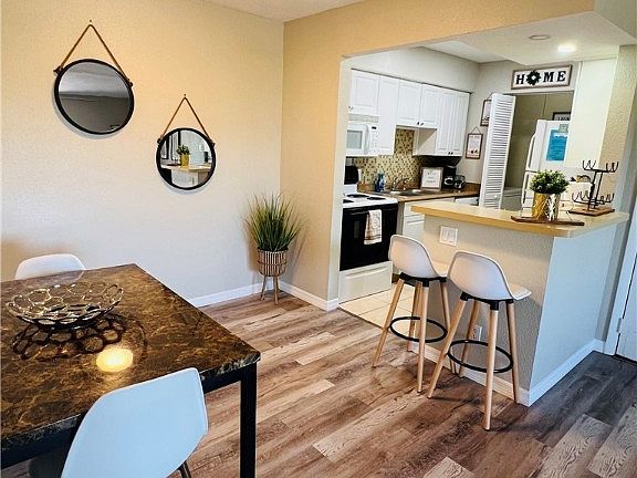 3rd image of 2855 Winkler Ave APT 122