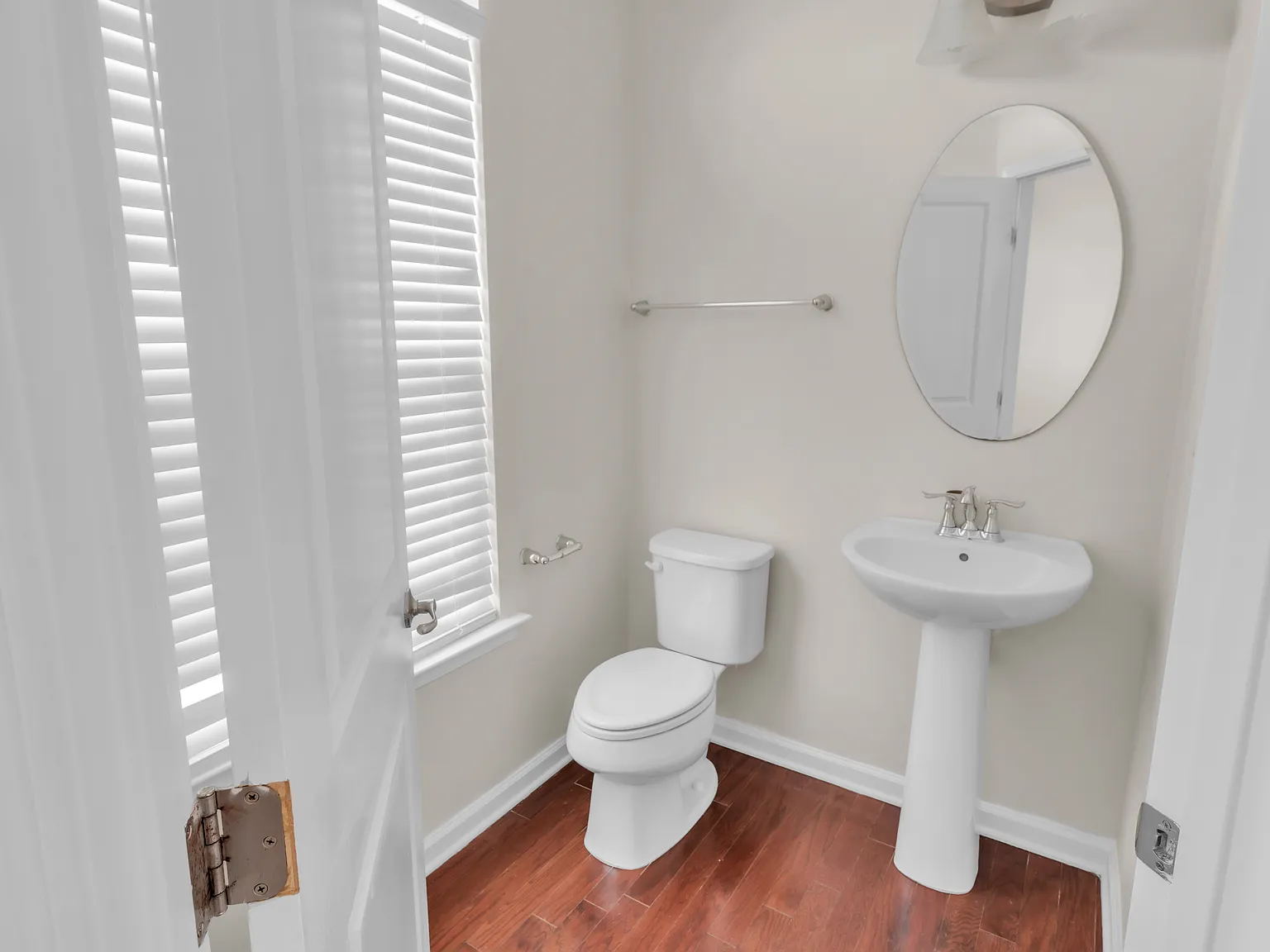 4 bed, 3.5 bath, 2199 sqft, $2,350 — Photo 4