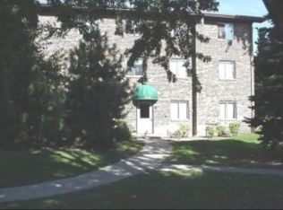 8115 Waterbury Ct APT 304, Woodridge, IL 60517