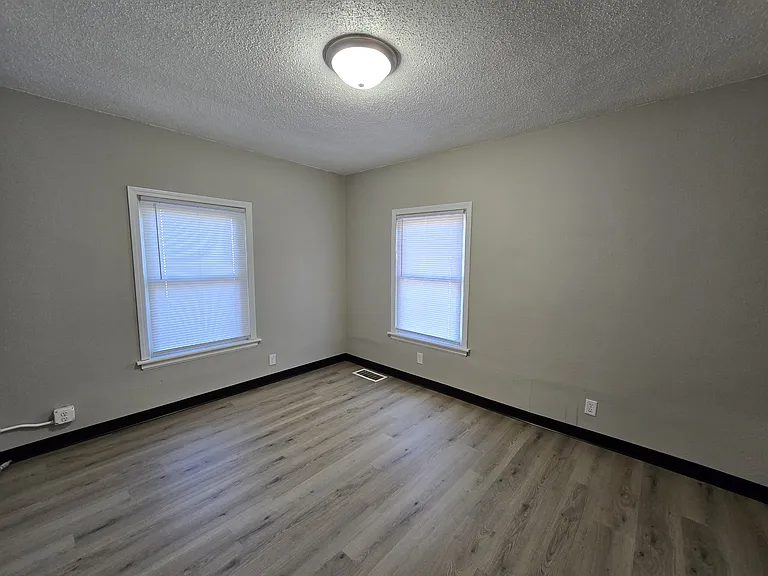 1125 N Barclay St — Photo 7