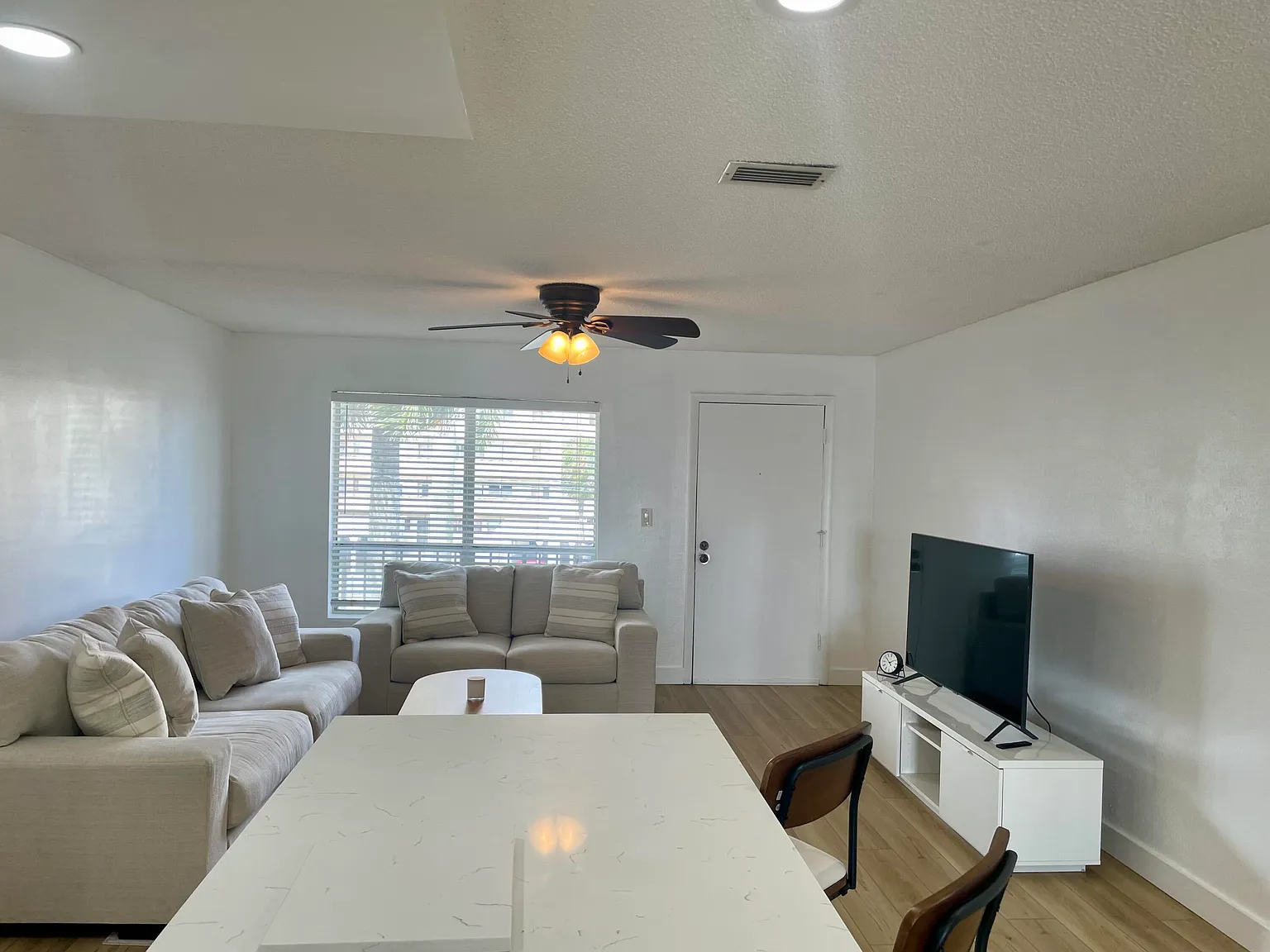 1 bed, 1.0 bath, 660 sqft, $1,800 — Photo 4